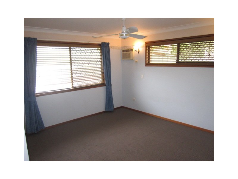 25 Oakleaf Street, Eight Mile Plains QLD 4113