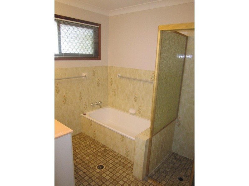 25 Oakleaf Street, Eight Mile Plains QLD 4113