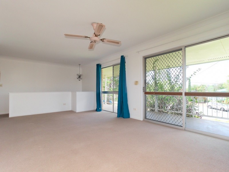 8 Acron Street, Macgregor QLD 4109