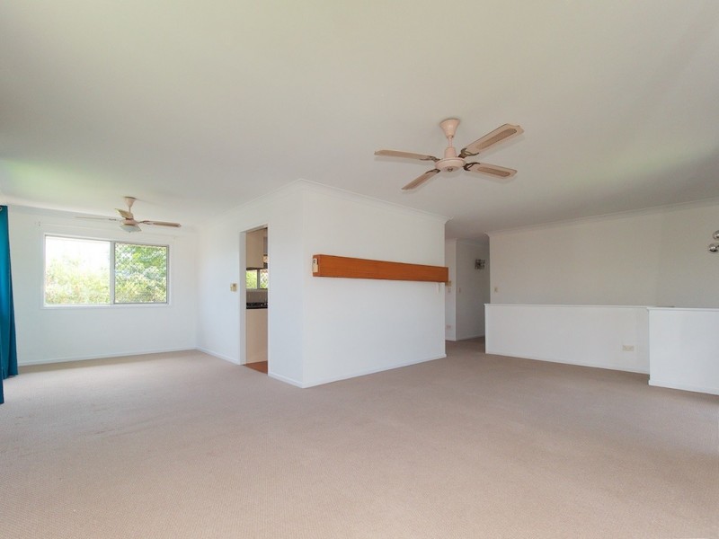 8 Acron Street, Macgregor QLD 4109