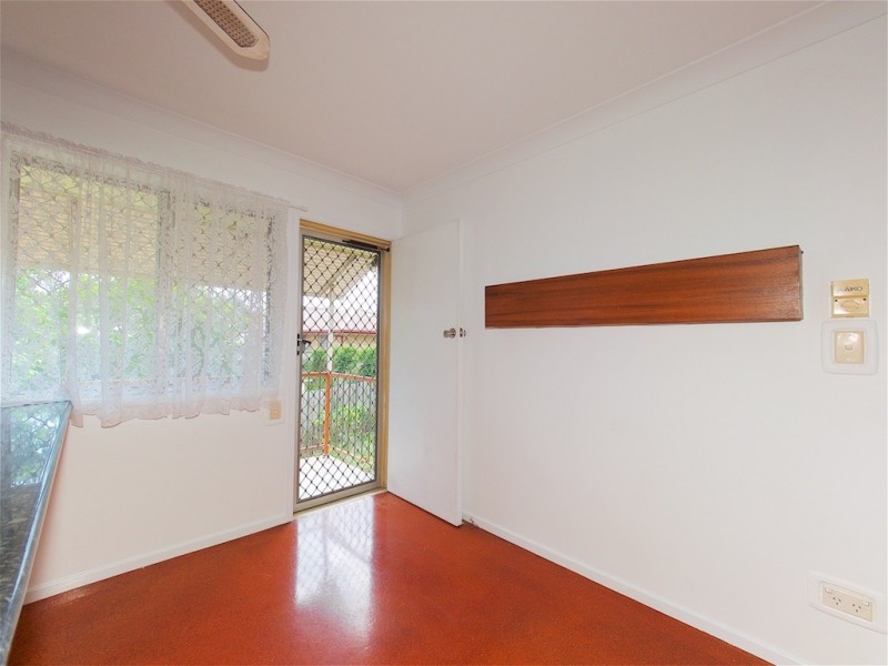 8 Acron Street, Macgregor QLD 4109