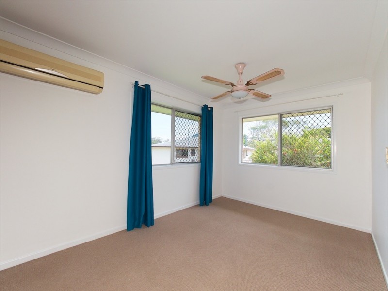 8 Acron Street, Macgregor QLD 4109