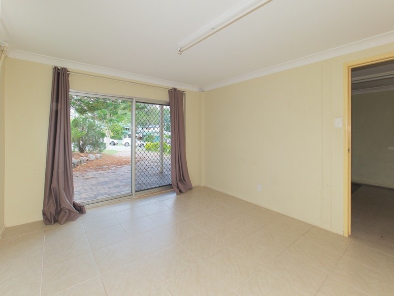 8 Acron Street, Macgregor QLD 4109