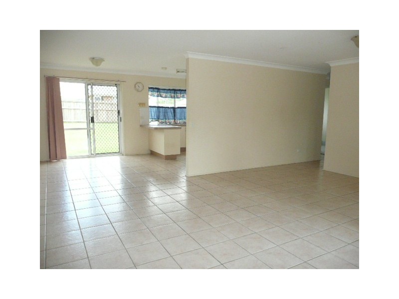 4 Curzon Street, Browns Plains QLD 4118