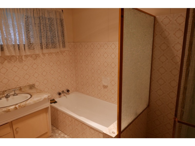 10 Angophora Street, Robertson QLD 4109