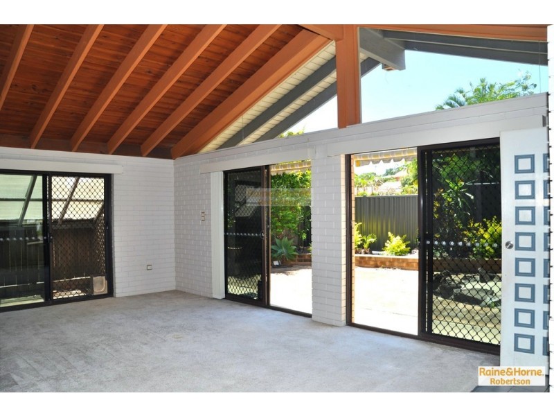 27 Warrington Street, Robertson QLD 4109