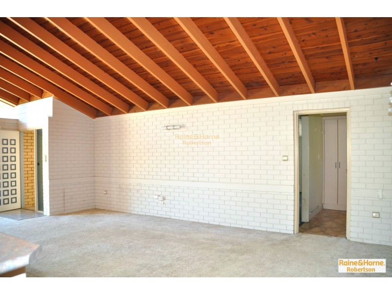 27 Warrington Street, Robertson QLD 4109