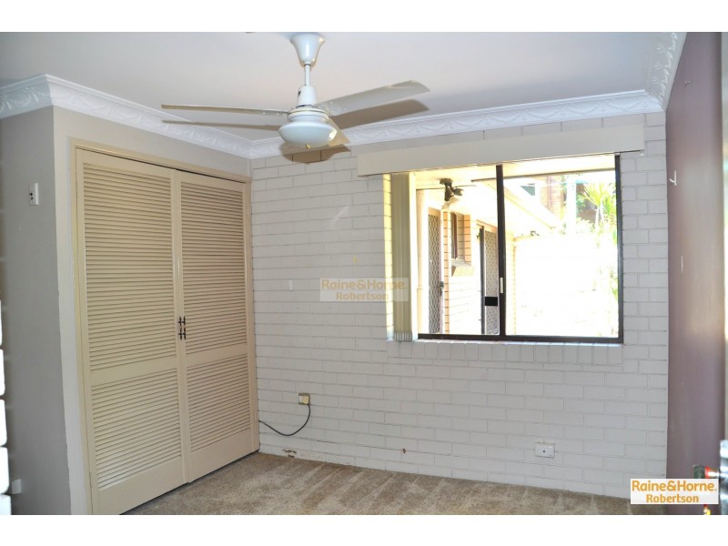 27 Warrington Street, Robertson QLD 4109