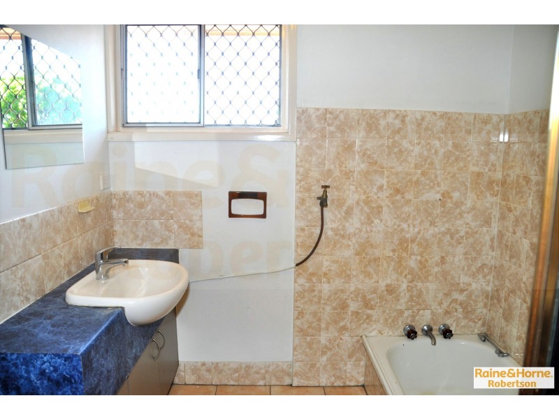 4 Marla Street, Robertson QLD 4109
