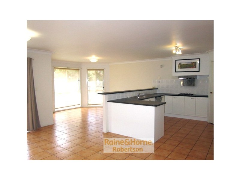 33 Warrigal Road, Runcorn QLD 4113