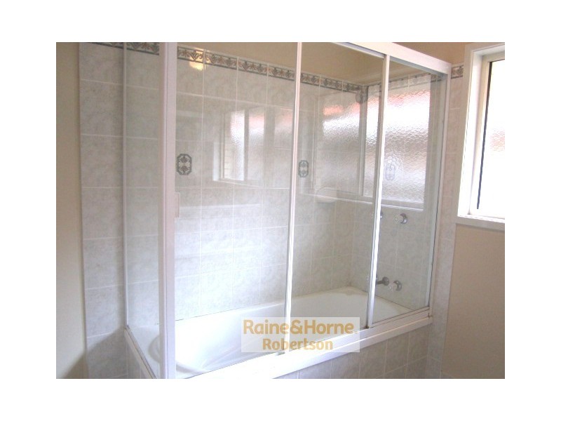 33 Warrigal Road, Runcorn QLD 4113