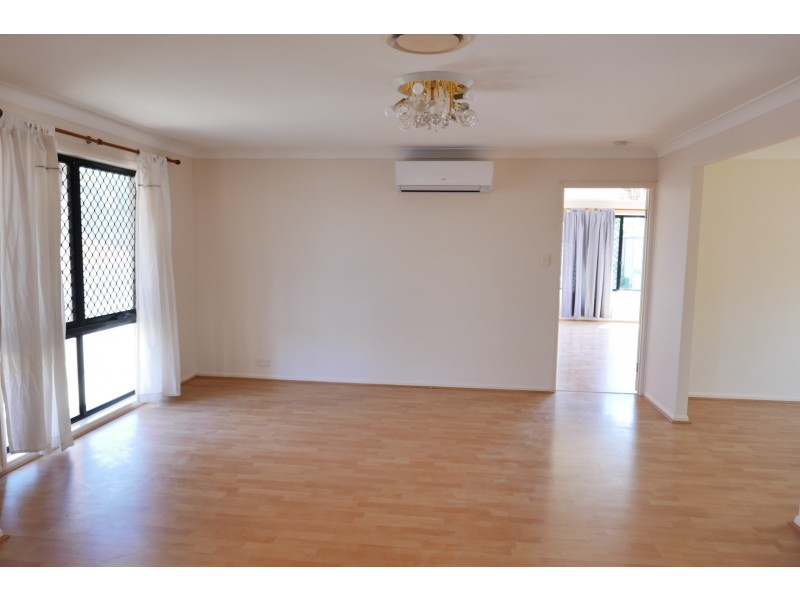6 Jade Close, Robertson QLD 4109