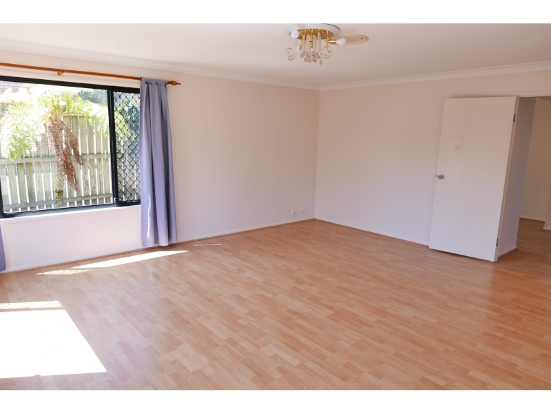 6 Jade Close, Robertson QLD 4109