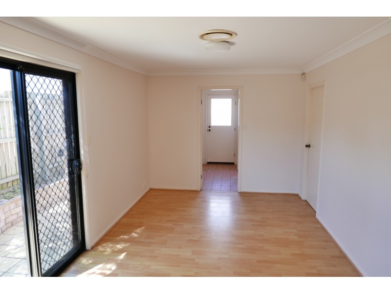 6 Jade Close, Robertson QLD 4109