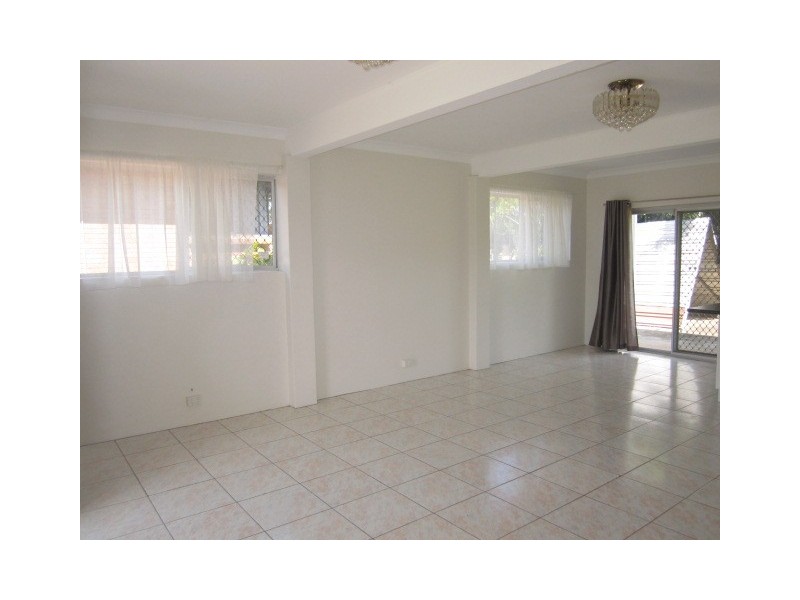 10 Darlington Street, Macgregor QLD 4109