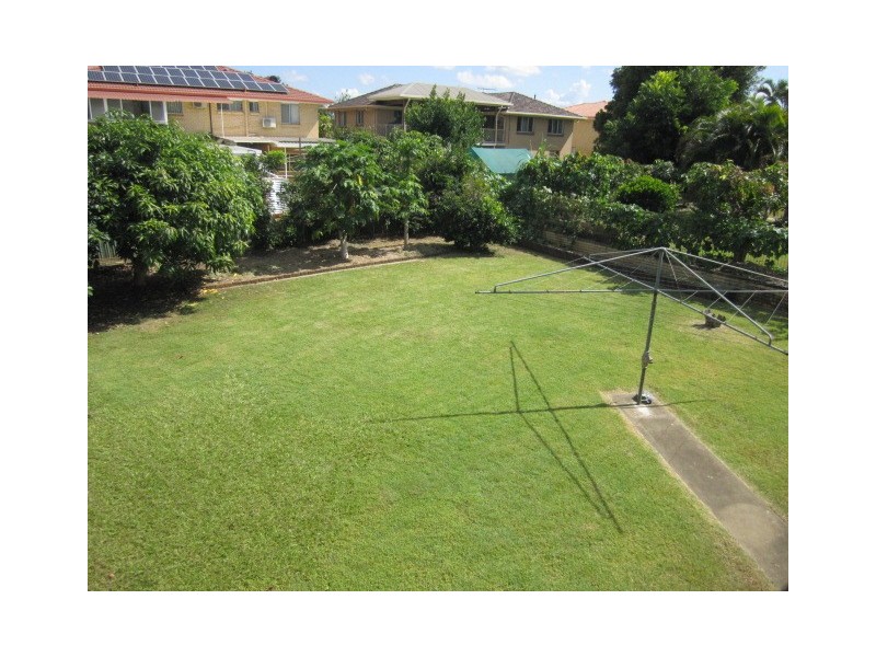 10 Darlington Street, Macgregor QLD 4109