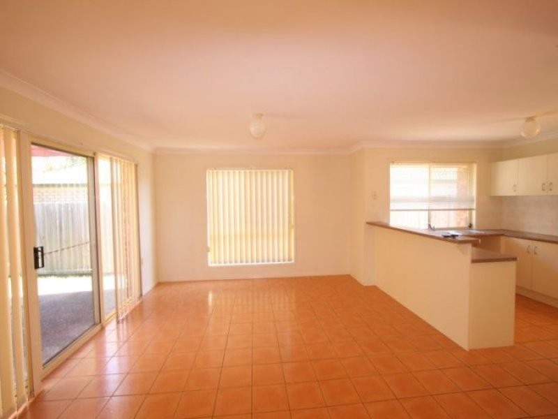 22 Magnolia Grove, Robertson QLD 4109