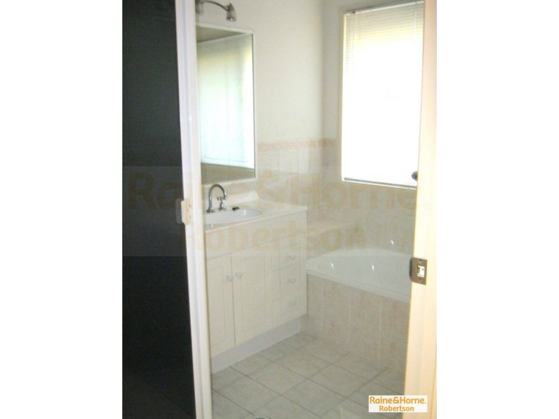 9/10 Vinal Street, Robertson QLD 4109