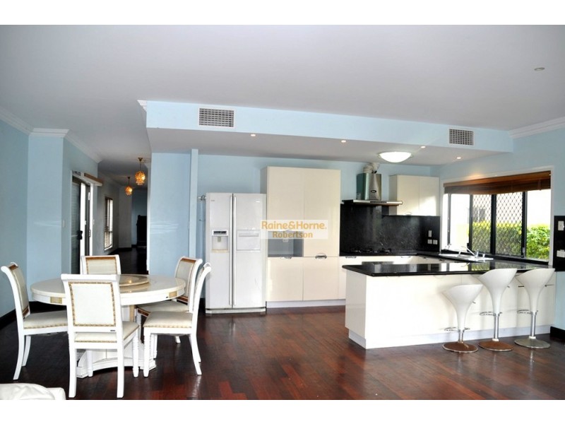 53 Coomera Court, Helensvale QLD 4212