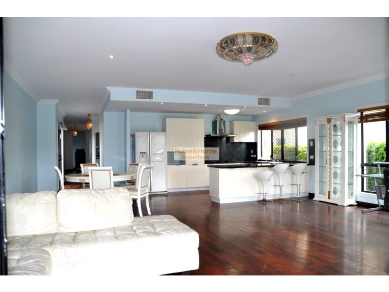 53 Coomera Court, Helensvale QLD 4212