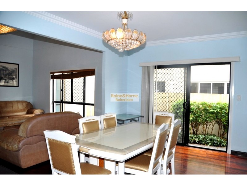 53 Coomera Court, Helensvale QLD 4212