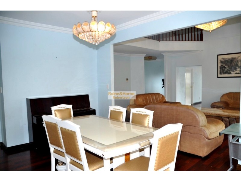 53 Coomera Court, Helensvale QLD 4212