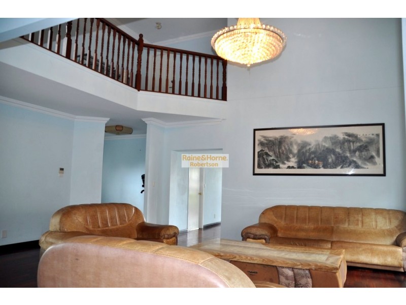 53 Coomera Court, Helensvale QLD 4212