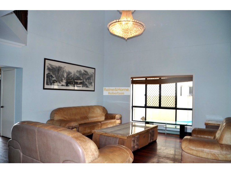 53 Coomera Court, Helensvale QLD 4212