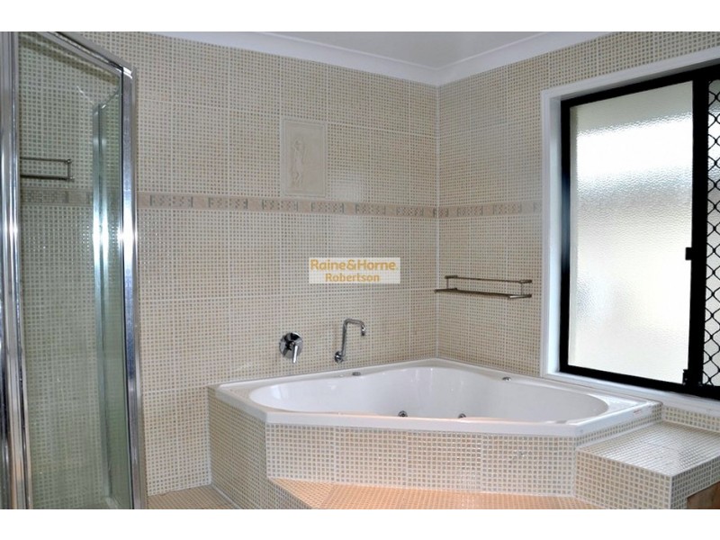 53 Coomera Court, Helensvale QLD 4212