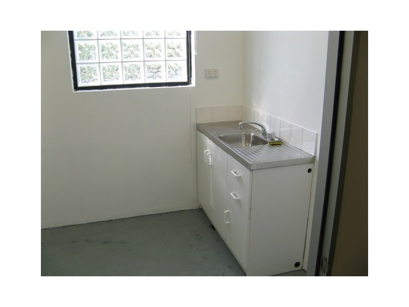 4/242 Hawken Drive, St Lucia QLD 4067