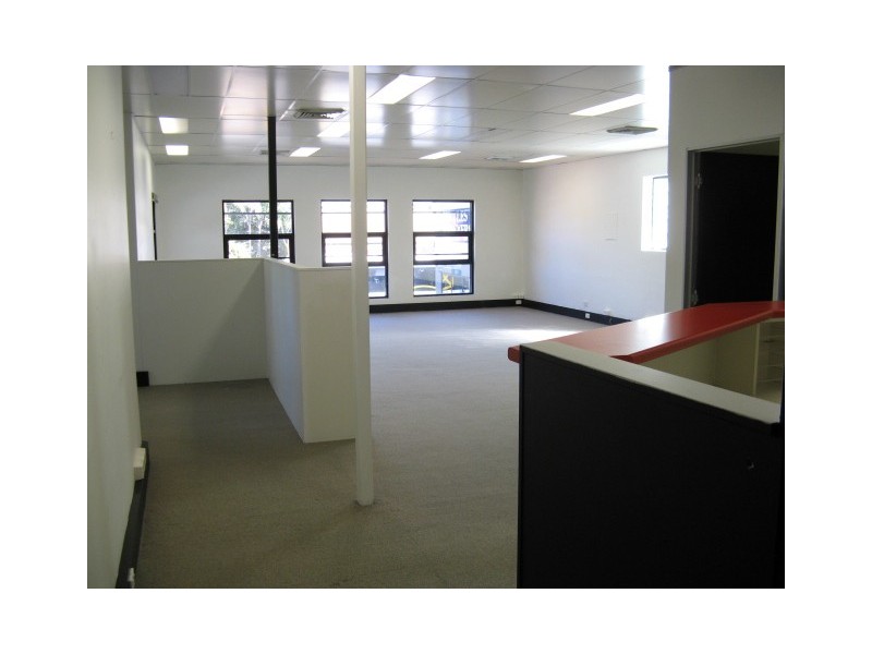 4/242 Hawken Drive, St Lucia QLD 4067