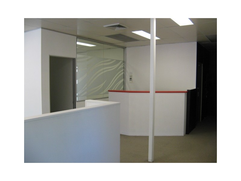 4/242 Hawken Drive, St Lucia QLD 4067