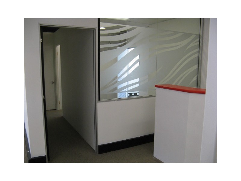 4/242 Hawken Drive, St Lucia QLD 4067