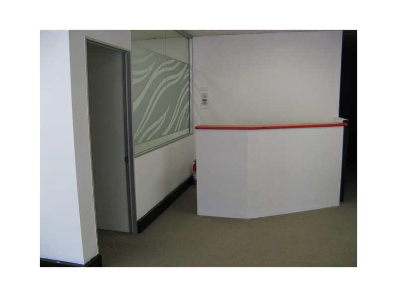 4/242 Hawken Drive, St Lucia QLD 4067