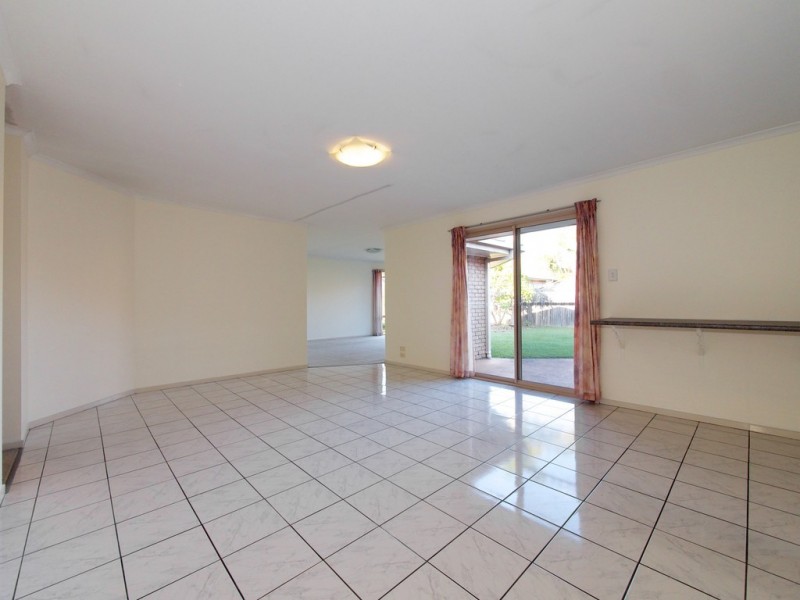 15 Daffodil Crescent, Calamvale QLD 4116