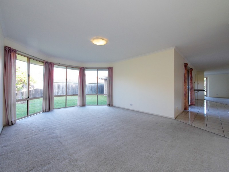 15 Daffodil Crescent, Calamvale QLD 4116