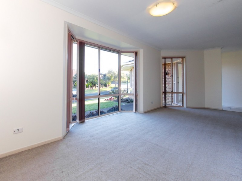 15 Daffodil Crescent, Calamvale QLD 4116