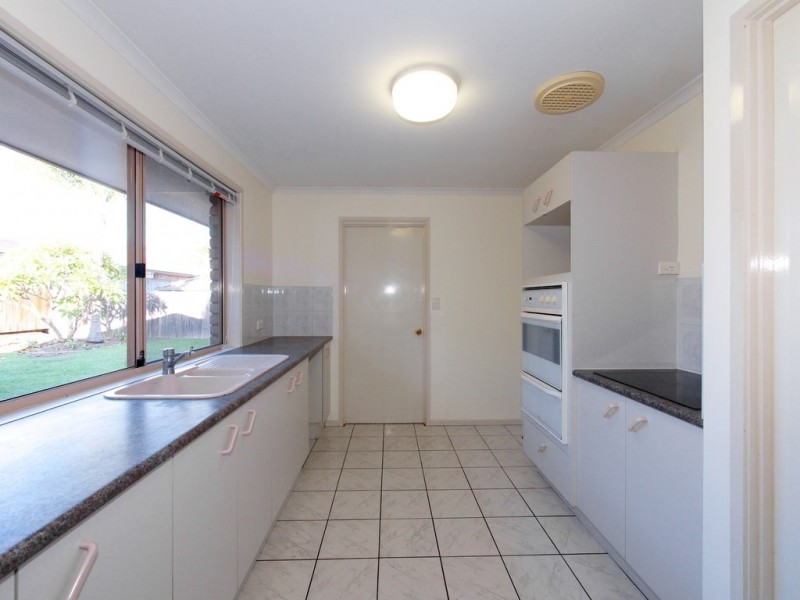 15 Daffodil Crescent, Calamvale QLD 4116