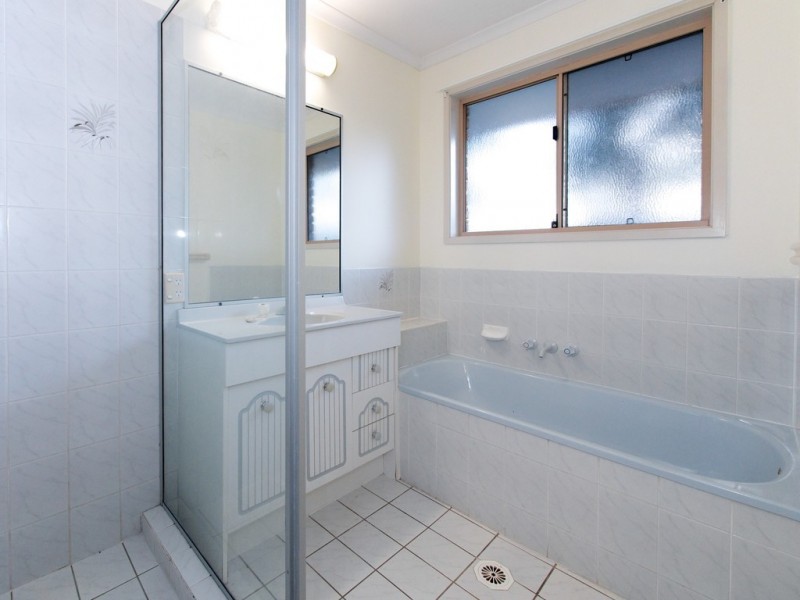 15 Daffodil Crescent, Calamvale QLD 4116