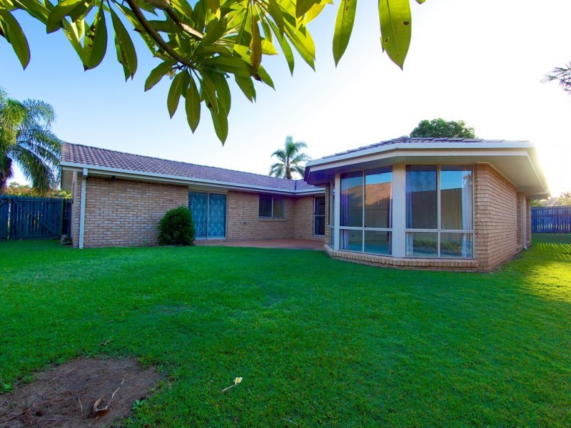 15 Daffodil Crescent, Calamvale QLD 4116