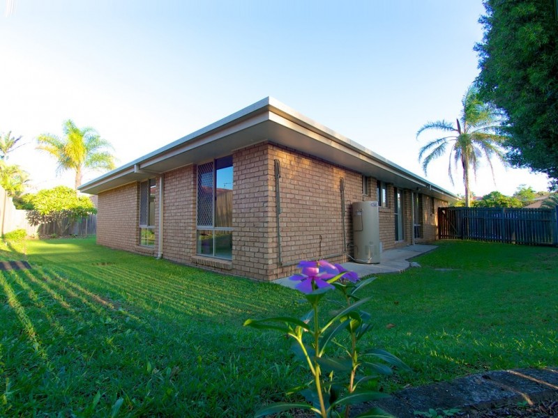 15 Daffodil Crescent, Calamvale QLD 4116