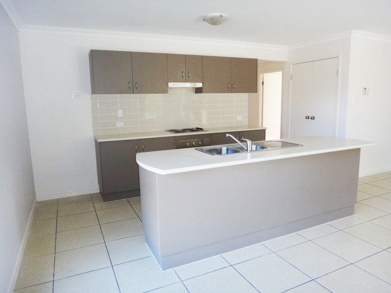 27 Firecrest Close, Upper Coomera QLD 4209
