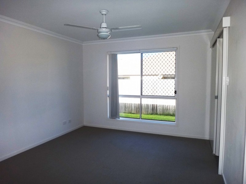 27 Firecrest Close, Upper Coomera QLD 4209