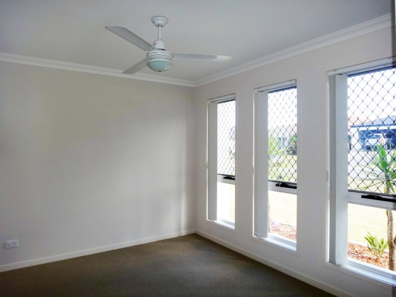 27 Firecrest Close, Upper Coomera QLD 4209
