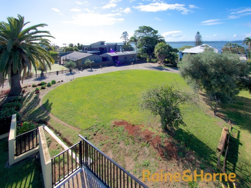 30 Wilson Esplanade, Redland Bay QLD 4165