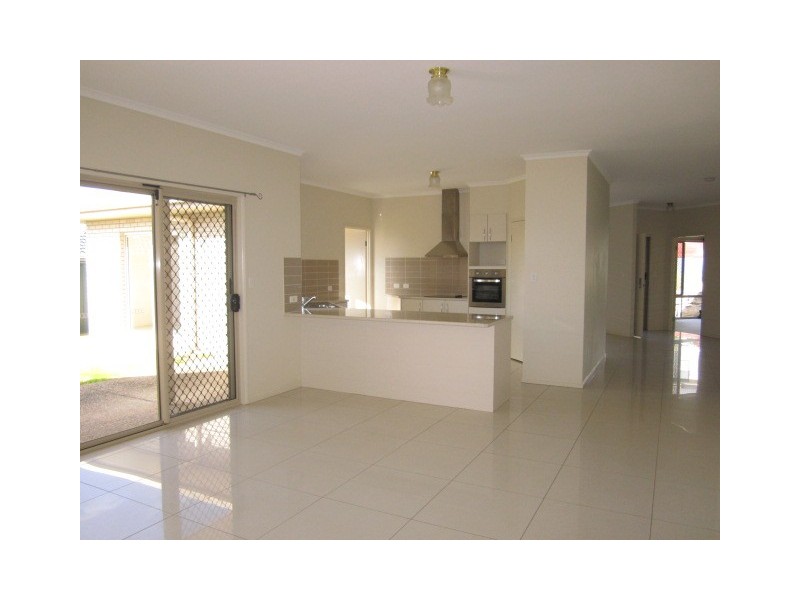 26 Mcgarry Street, Eight Mile Plains QLD 4113