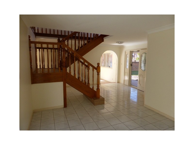 6 Alcheringa Place, Robertson QLD 4109