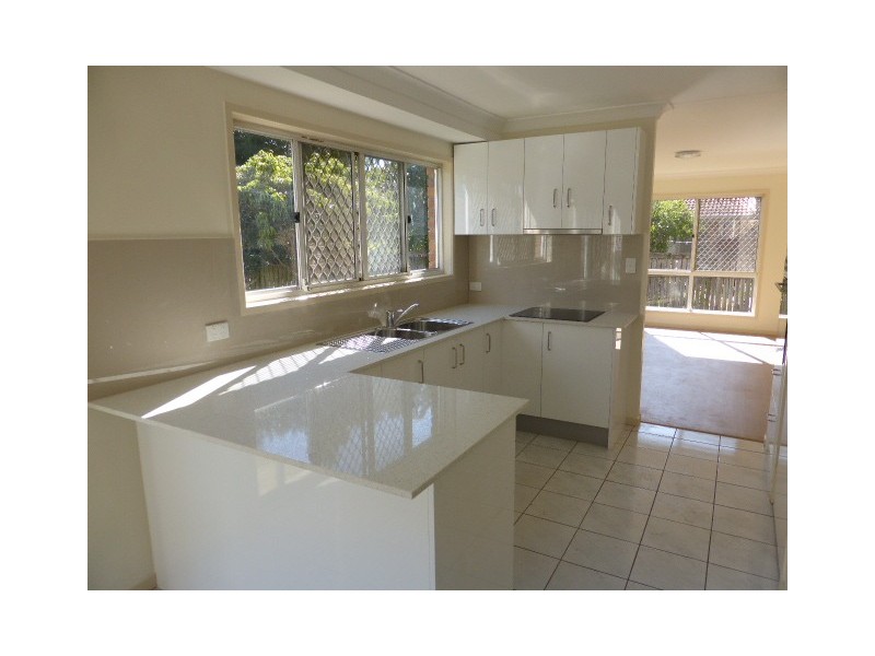 6 Alcheringa Place, Robertson QLD 4109
