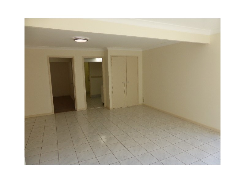 6 Alcheringa Place, Robertson QLD 4109