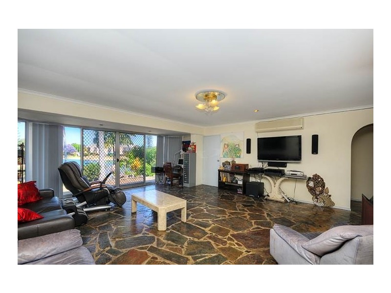 104 Clear Island Road, Broadbeach Waters QLD 4218